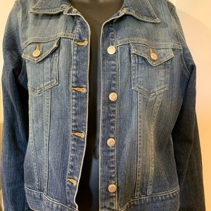 Women’s denim jacket. Size medium